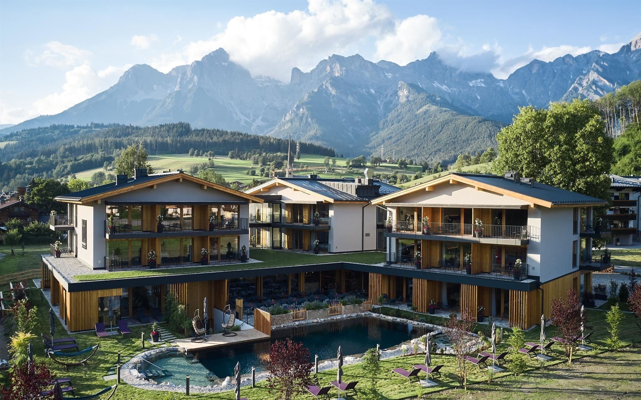 Relax v Berchtesgadenských Alpách: 4* Hotel MorgenZeit s raňajkami, bazénom a saunami + večera, drink a zľavy