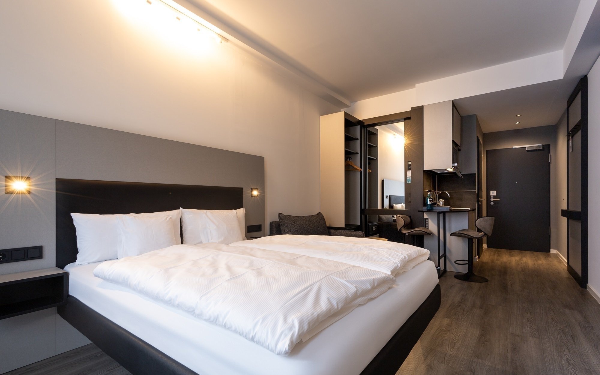 Pobyt pri Stuttgarte: Moderné apartmány GINN Apartments Stuttgart-Esslingen s raňajkami a vybavenou kuchynkou